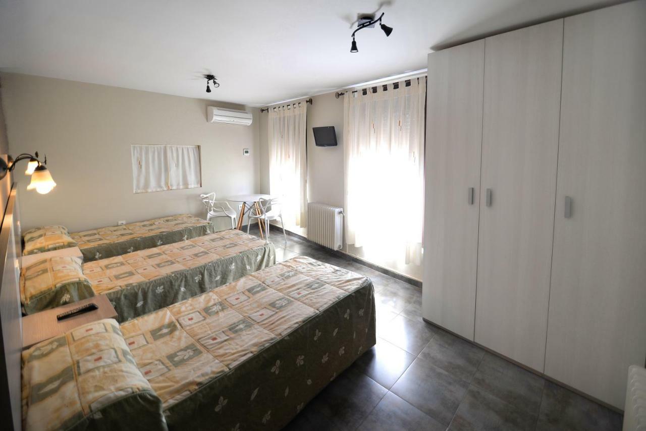 Hostal Palacete De Los Arcedianos Tarazona Extérieur photo
